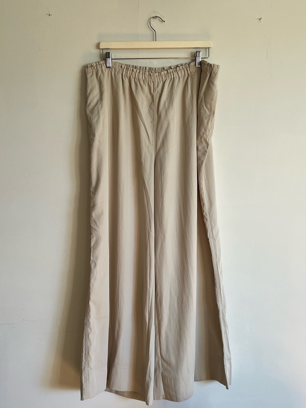 H&M Divided Beige Wide-Leg Pants — XL